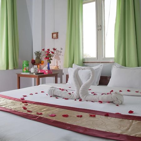 Mother Land Inn 2 Янгон Екстериор снимка