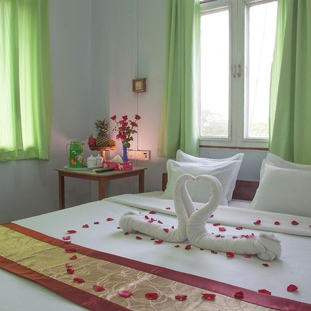 Mother Land Inn 2 Янгон Екстериор снимка