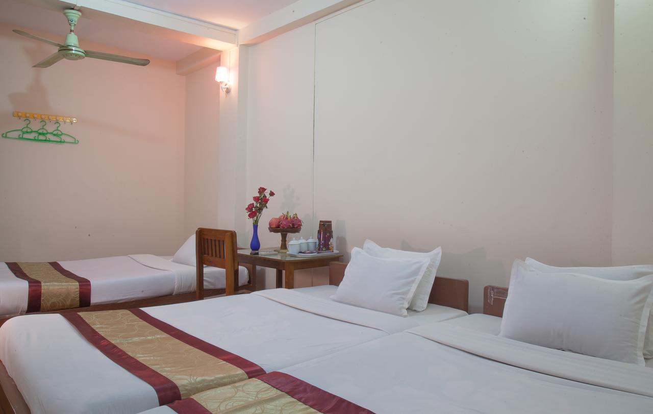 Mother Land Inn 2 Янгон Екстериор снимка