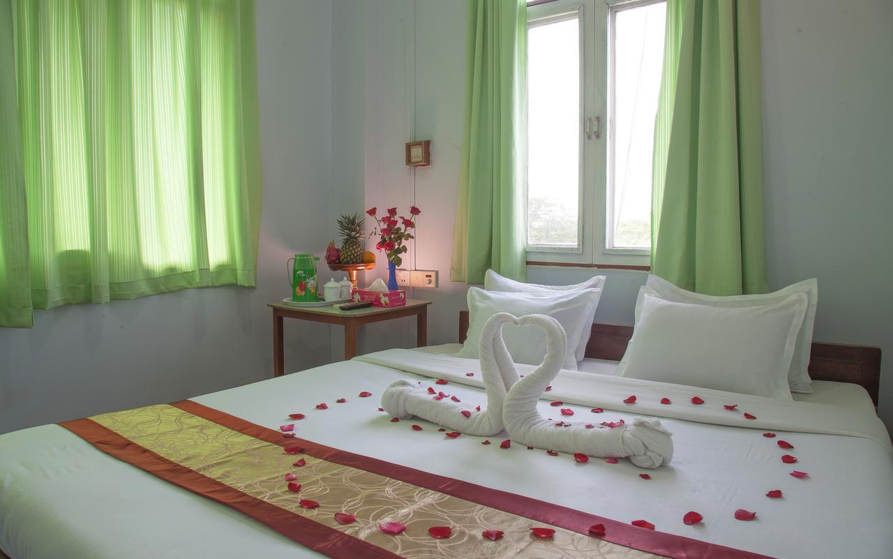 Mother Land Inn 2 Янгон Екстериор снимка