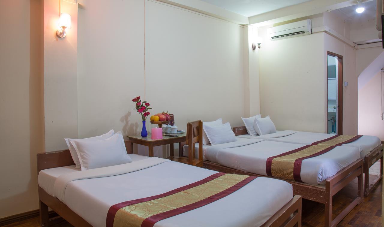 Mother Land Inn 2 Янгон Екстериор снимка