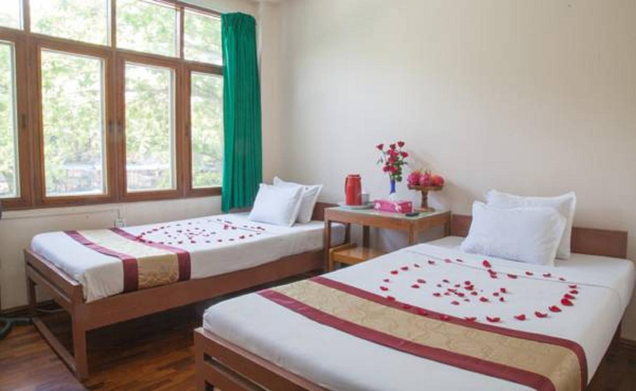 Mother Land Inn 2 Янгон Екстериор снимка