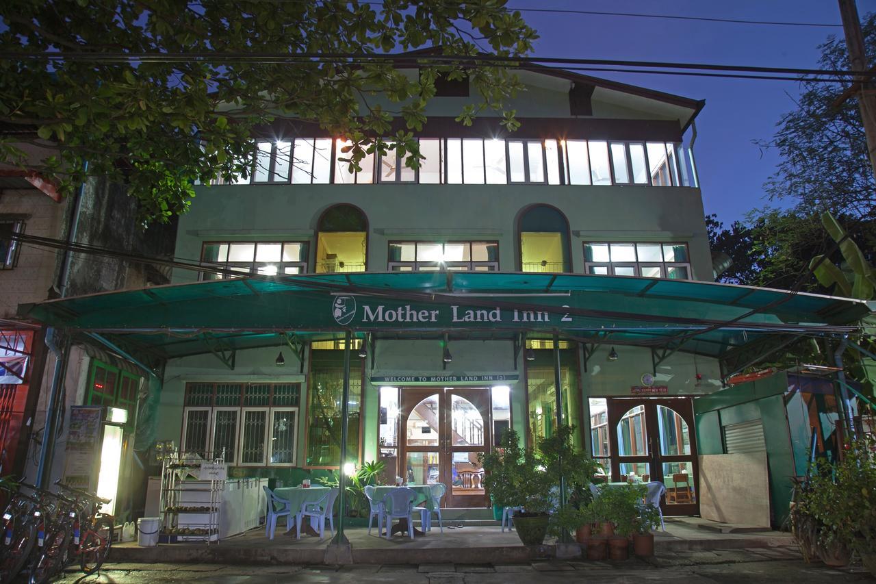 Mother Land Inn 2 Янгон Екстериор снимка
