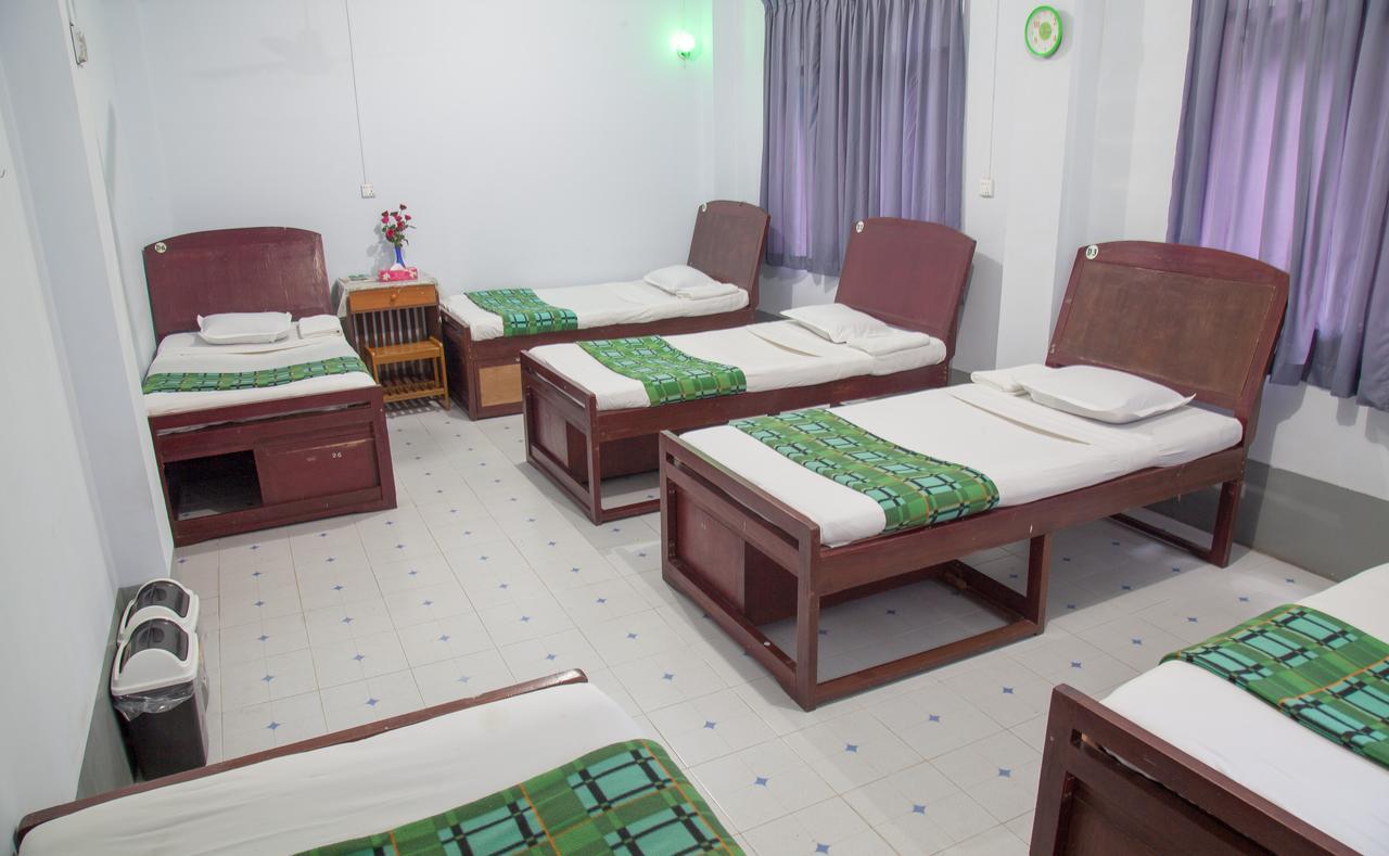 Mother Land Inn 2 Янгон Екстериор снимка