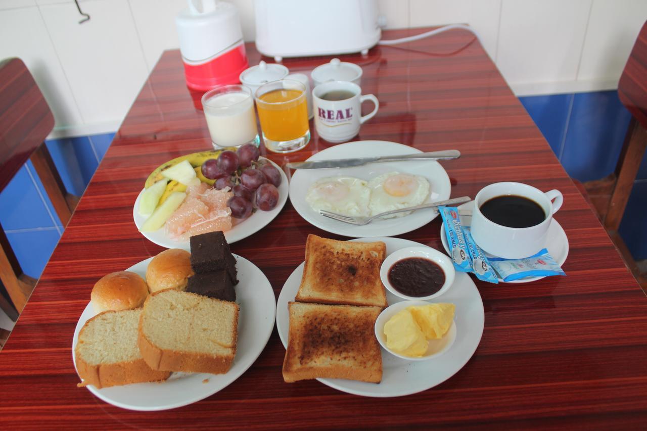 Mother Land Inn 2 Янгон Екстериор снимка
